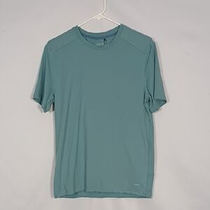 NWT Motion Mineral Blue Cloud Plus Shirt Sleeve Mens Tee Size Small Athleisure